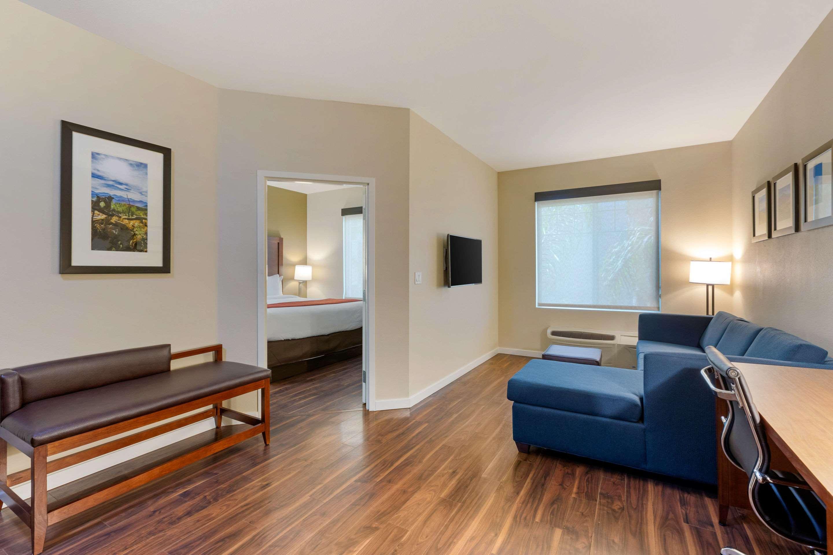 Comfort Inn & Suites Near Ontario Airport Luaran gambar