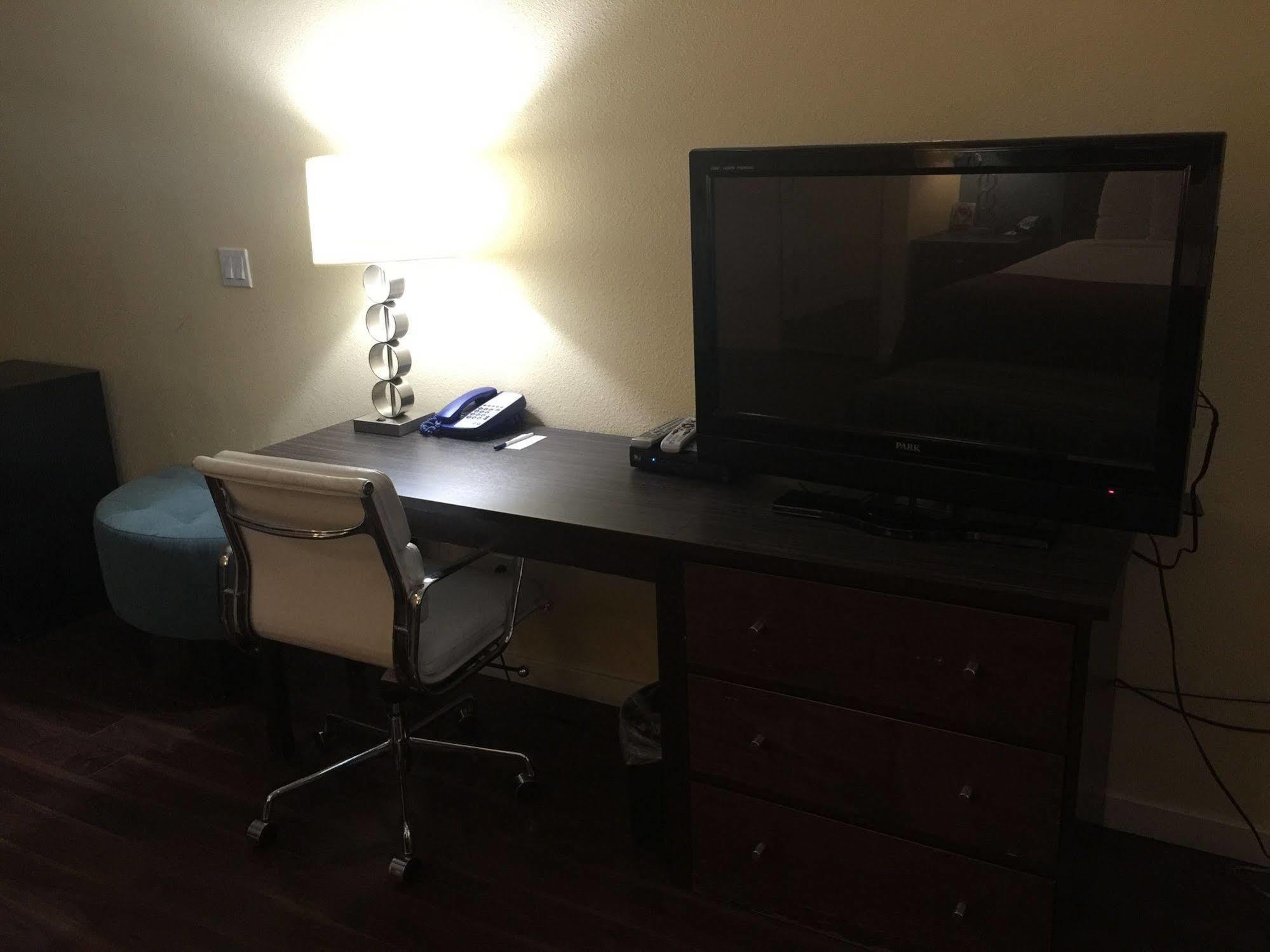 Comfort Inn & Suites Near Ontario Airport Luaran gambar