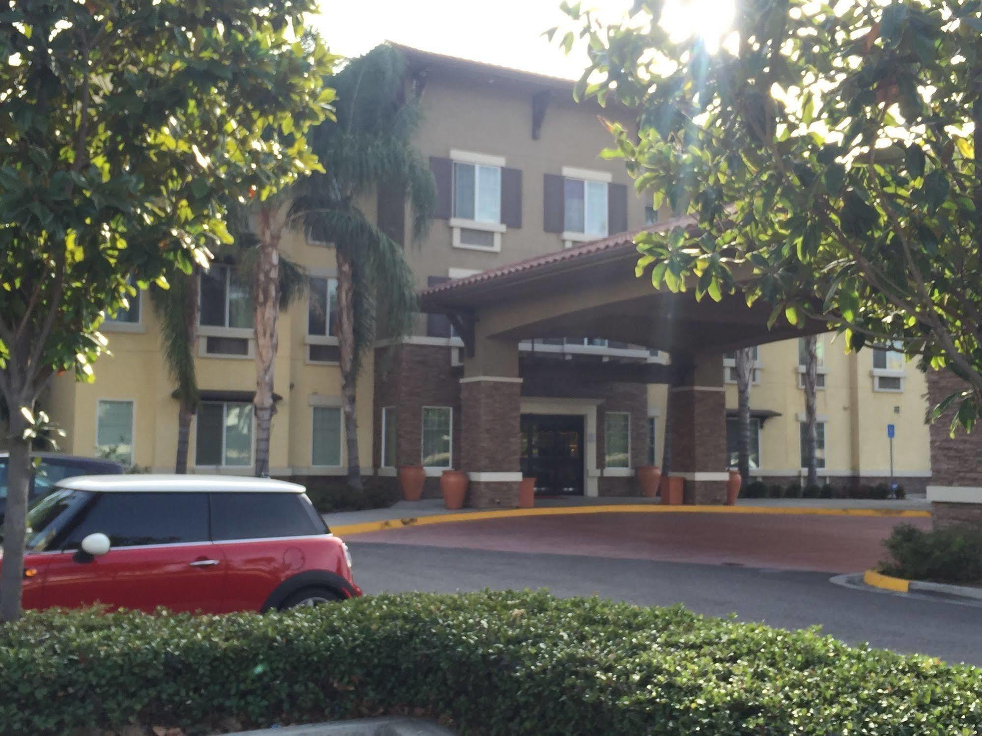 Comfort Inn & Suites Near Ontario Airport Luaran gambar